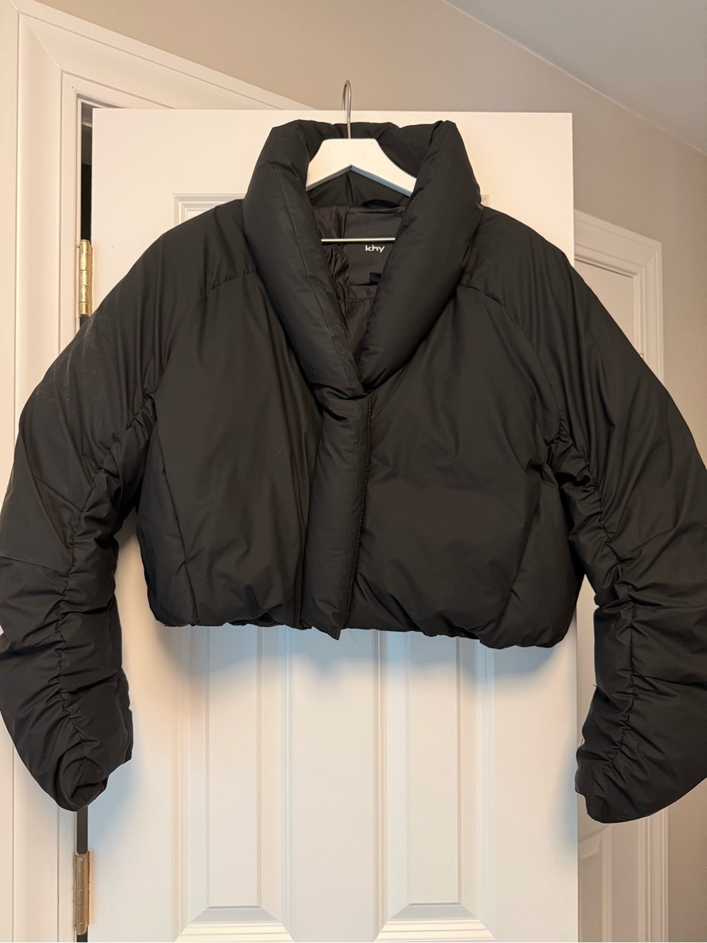 Cropped Black Puffer Jacket - KHY